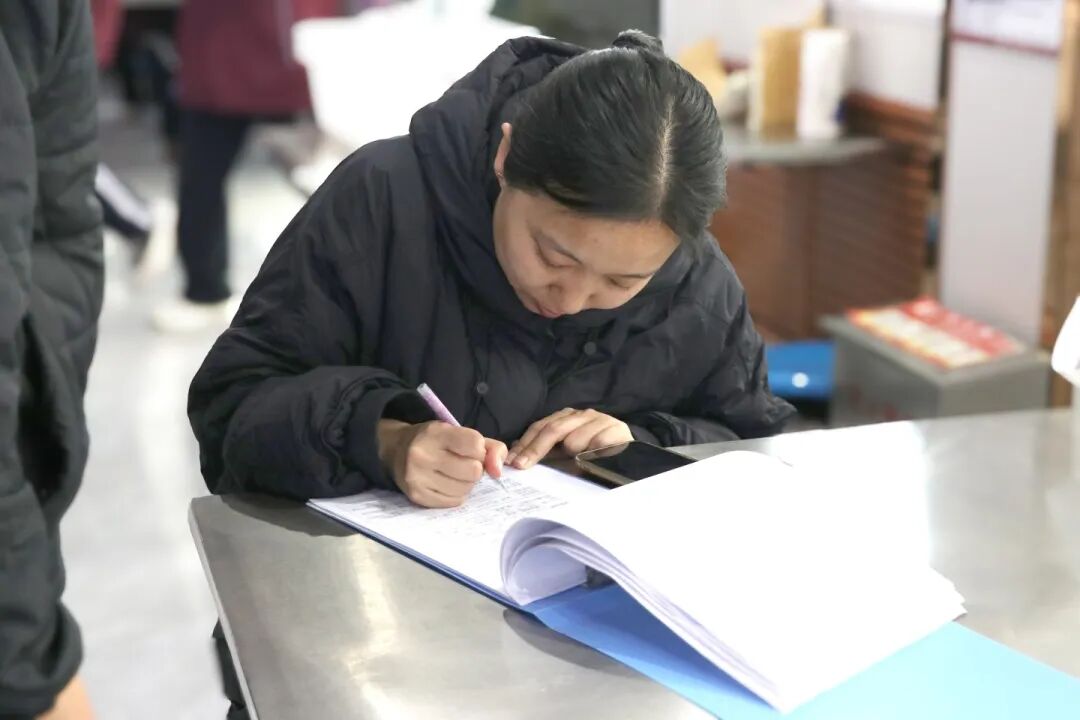 家校共“餐”话成长丨私立一中家长陪餐活动温馨纪实