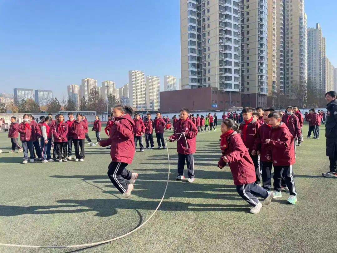 【立小•体育】运动相伴暖冬日 亲子携手向未来｜立小冬季三跳一拔对抗赛纪实