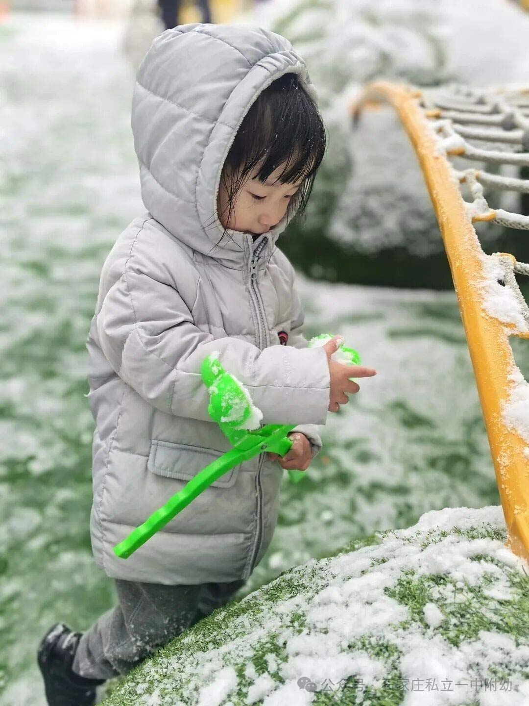 【私立一中幼儿园】初雪赴约 解锁立娃的第一场冬日狂欢