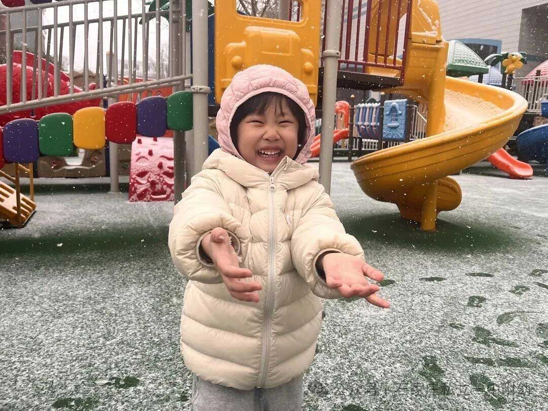 【私立一中幼儿园】初雪赴约 解锁立娃的第一场冬日狂欢
