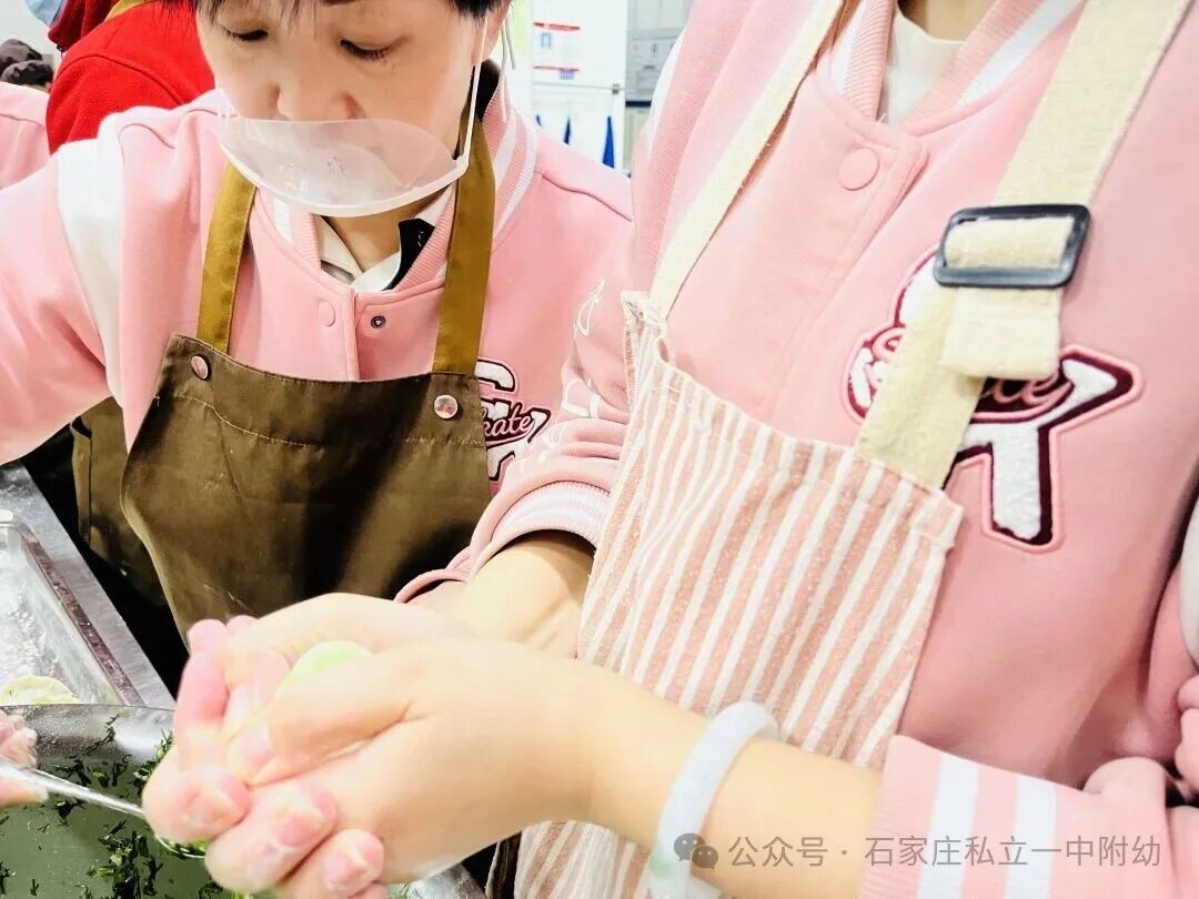 【私立一中幼儿园】冬至吃饺子啦！