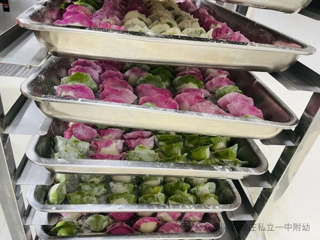 【私立一中幼儿园】冬至吃饺子啦！