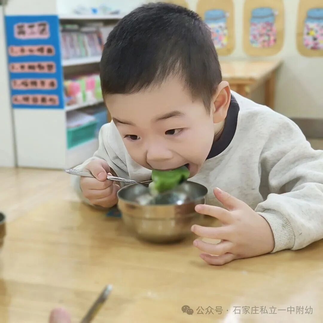 【私立一中幼儿园】冬至吃饺子啦！