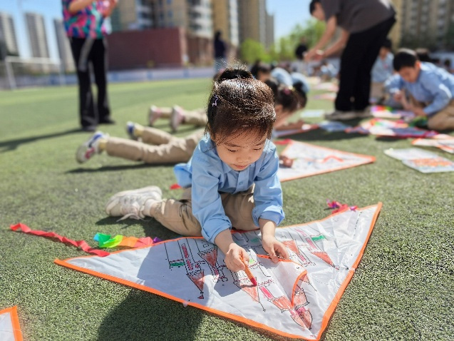 风筝舞动童年，彩绘衔接时光——石家庄私立一中附小衔接部风筝节欢乐启航