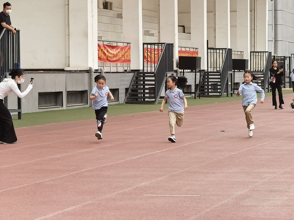 阳光体育节：童年跃动，梦想启航