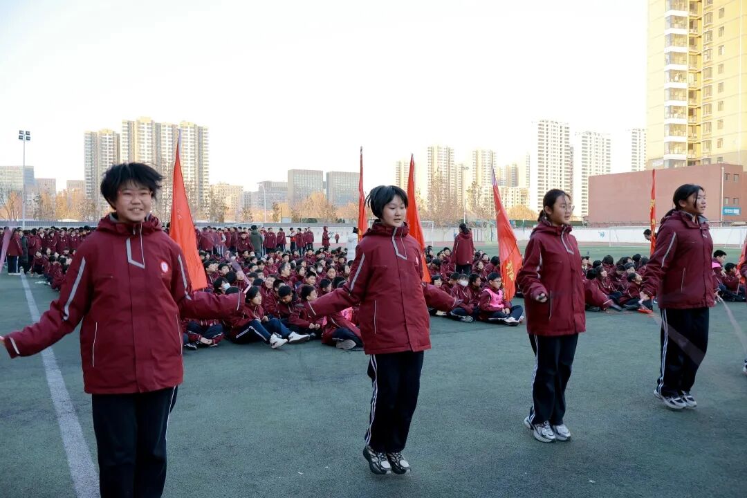 跃动青春，绳采飞扬！ 私立一中初一跳绳赛见证速度与团结的荣光