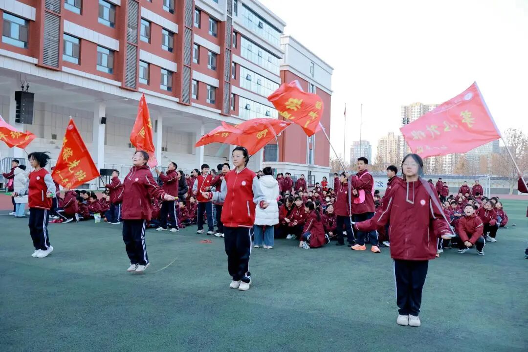 跃动青春，绳采飞扬！ 私立一中初一跳绳赛见证速度与团结的荣光