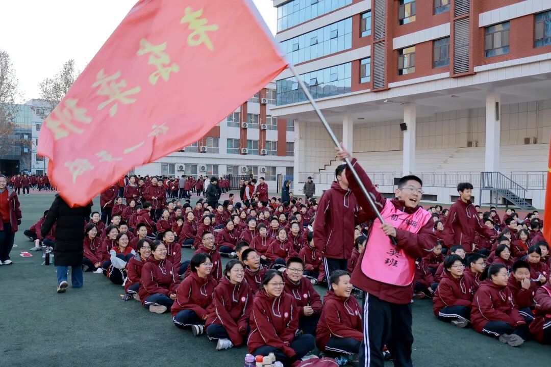 跃动青春，绳采飞扬！ 私立一中初一跳绳赛见证速度与团结的荣光