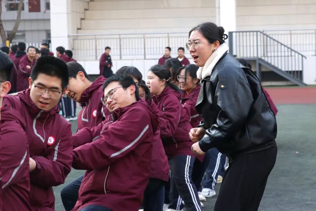 力拔山兮气盖世！丨私立一中高中学子迎元旦拔河比赛圆满举行