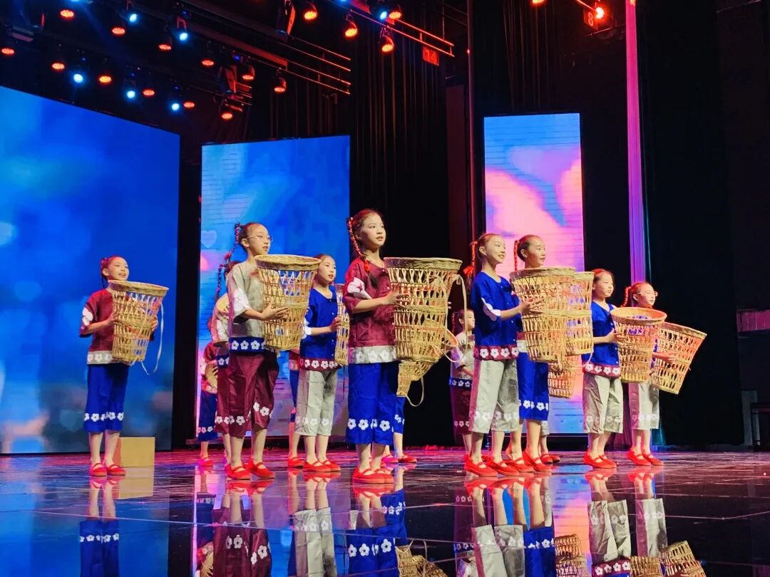 政校社联动，童心颂新年：这场联欢会不一般！