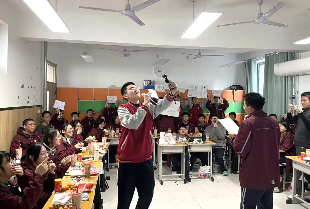 元旦狂欢,岁末教室里的诗与歌丨私立一中学生元旦联欢活动温情举行