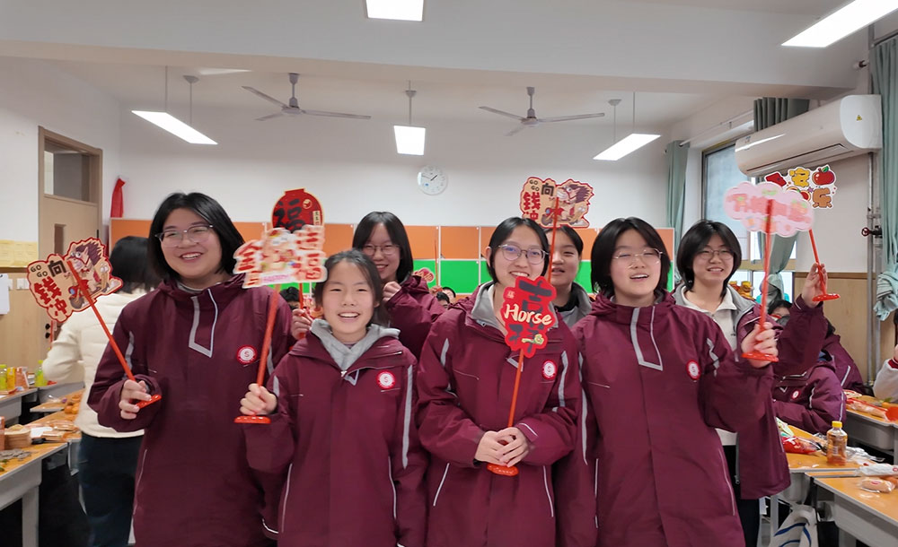 元旦狂欢,岁末教室里的诗与歌丨私立一中学生元旦联欢活动温情举行