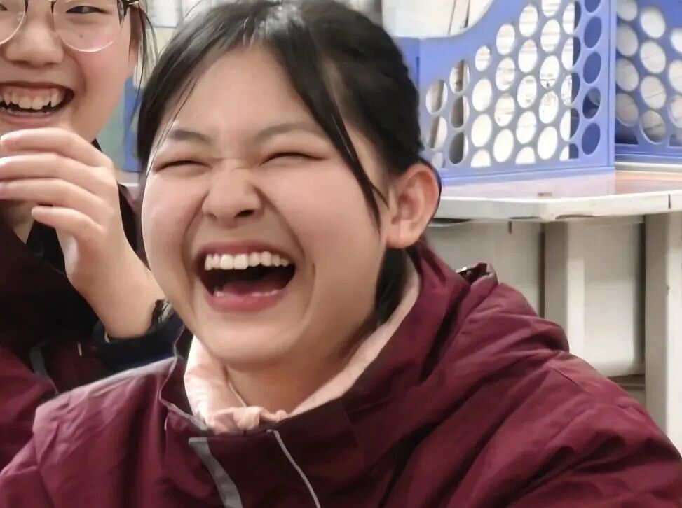 元旦狂欢,岁末教室里的诗与歌丨私立一中学生元旦联欢活动温情举行