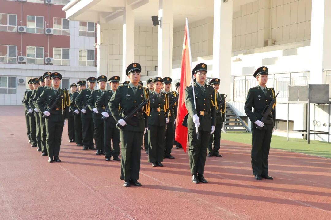 新年启新程 安全伴我行丨私立一中举行2026年首次升旗仪式