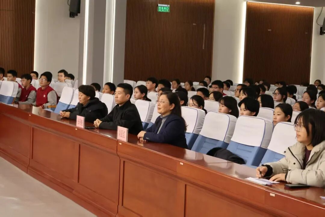 歌启青春生双翼，声聚班魂向未来 | 私立一中初中部七年级三风一训一歌展评