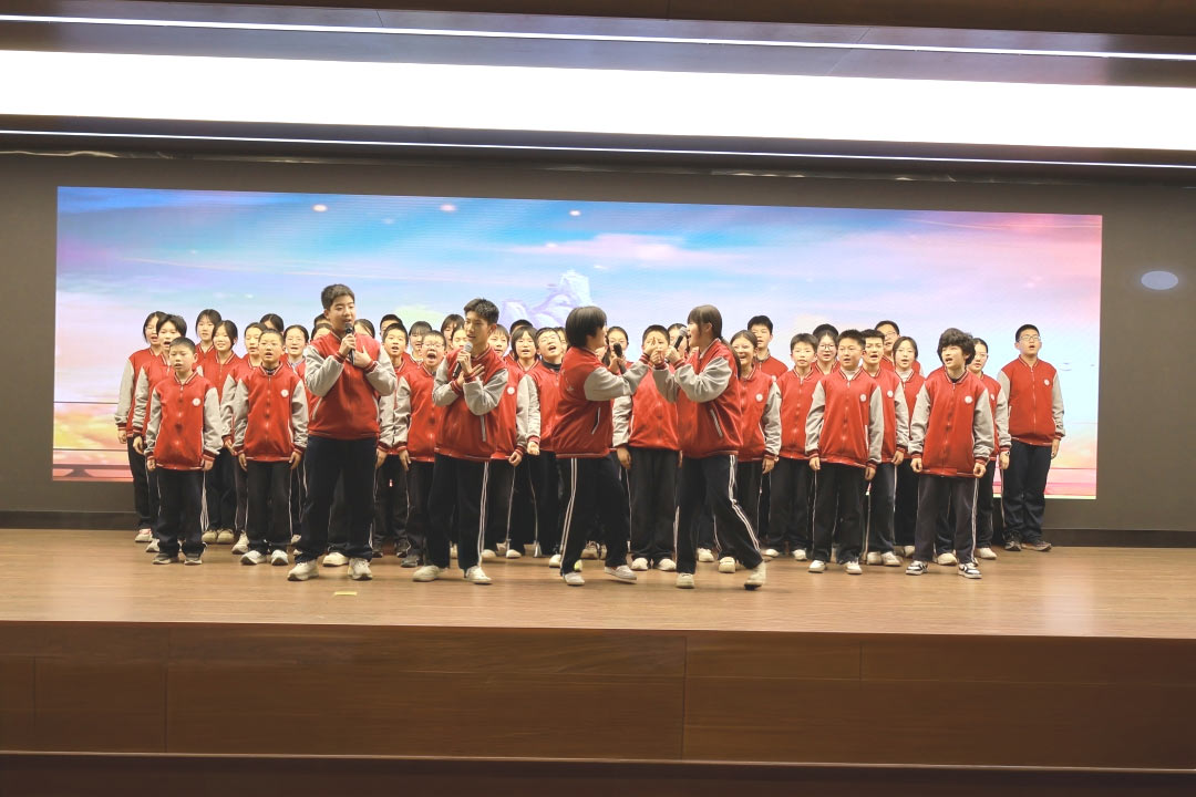 歌启青春生双翼，声聚班魂向未来 | 私立一中初中部七年级三风一训一歌展评