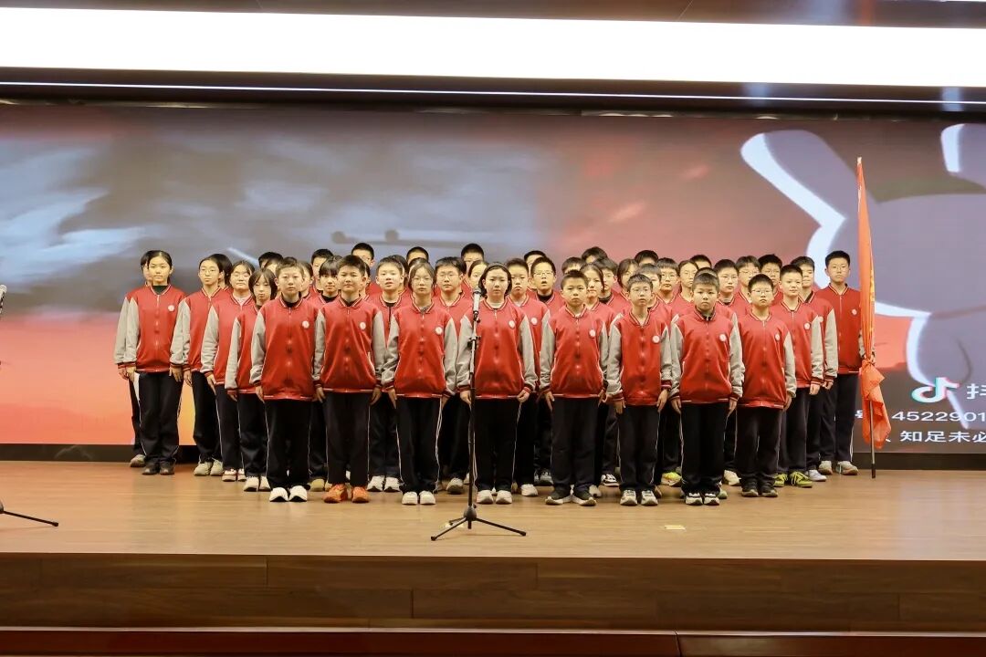 歌启青春生双翼，声聚班魂向未来 | 私立一中初中部七年级三风一训一歌展评