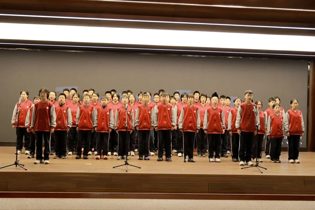歌启青春生双翼，声聚班魂向未来 | 私立一中初中部七年级三风一训一歌展评