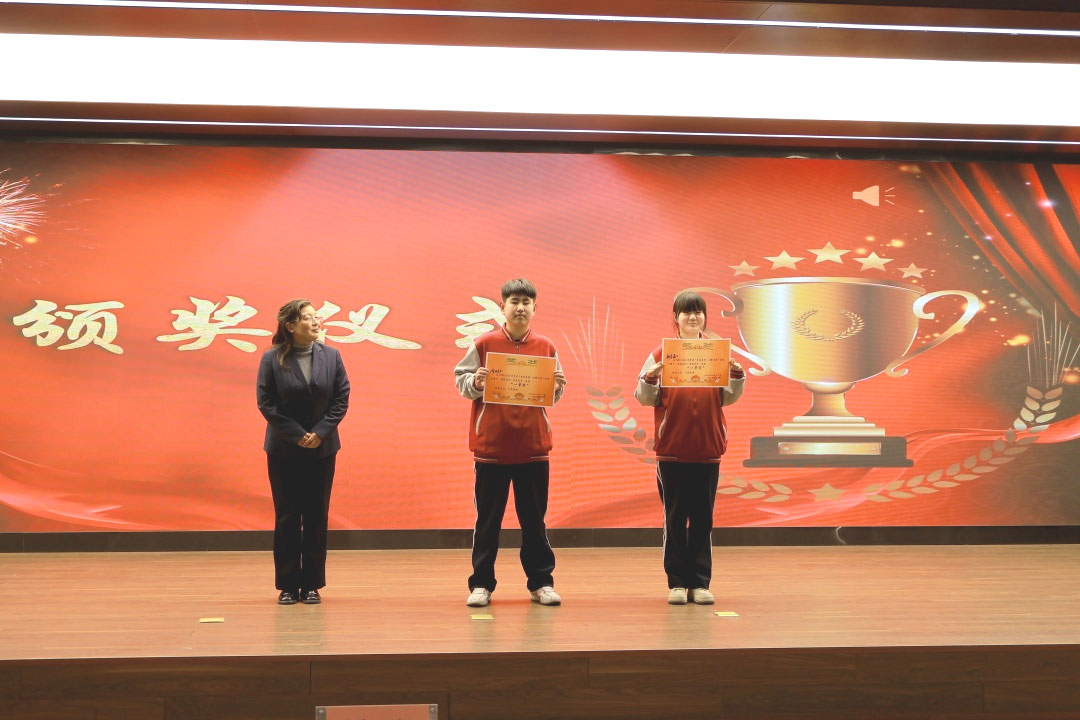 歌启青春生双翼，声聚班魂向未来 | 私立一中初中部七年级三风一训一歌展评