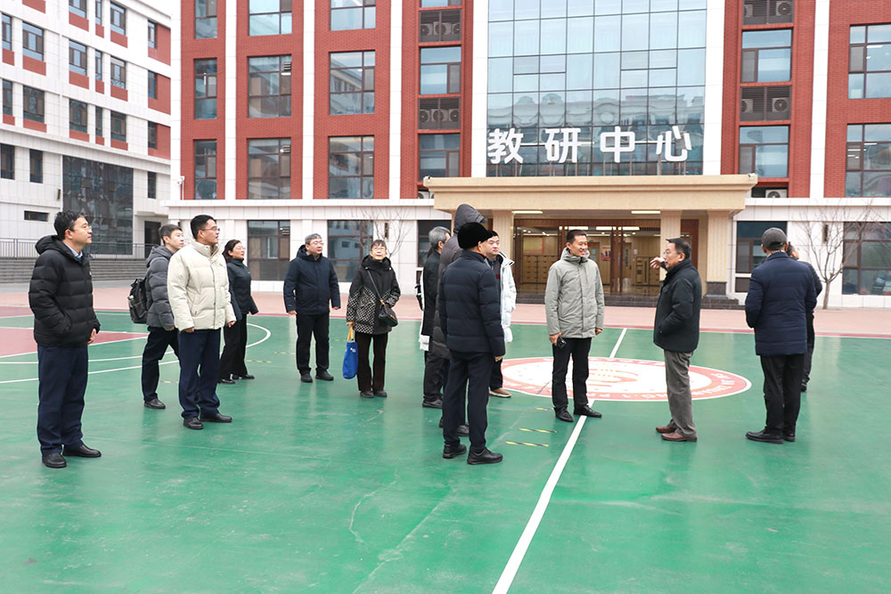 中国民办教育协会、中国教育国际交流协会领导及专家一行莅临私立一中调研指导