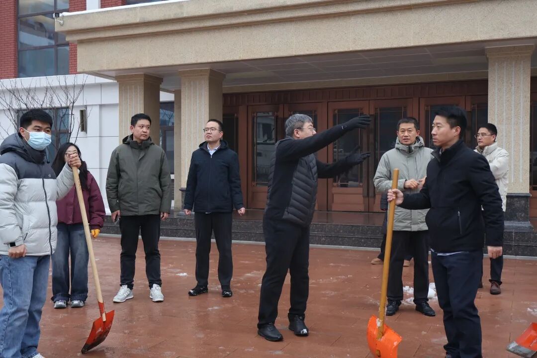 春雪满校园，匠心迎少年｜致敬每一位为开学护航的教育人