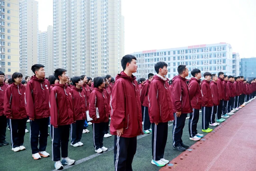 策马扬鞭正当时，传承雷锋启新程 | 私立一中初中部2025-2026度第二学期开学典礼暨“学雷锋树新风”主题月启动仪式