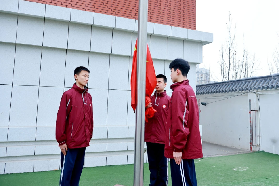 策马扬鞭正当时，传承雷锋启新程 | 私立一中初中部2025-2026度第二学期开学典礼暨“学雷锋树新风”主题月启动仪式