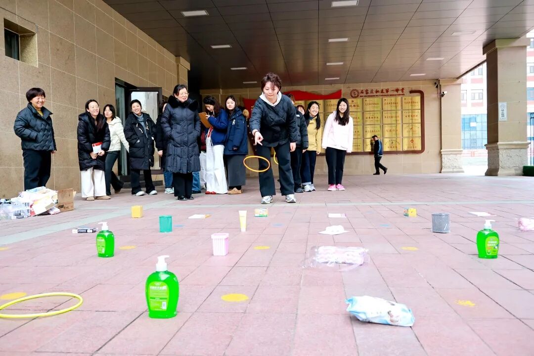 巾帼绽芳华，暖聚校园情 | 石家庄私立一中初中部致敬每一位了不起的“她”