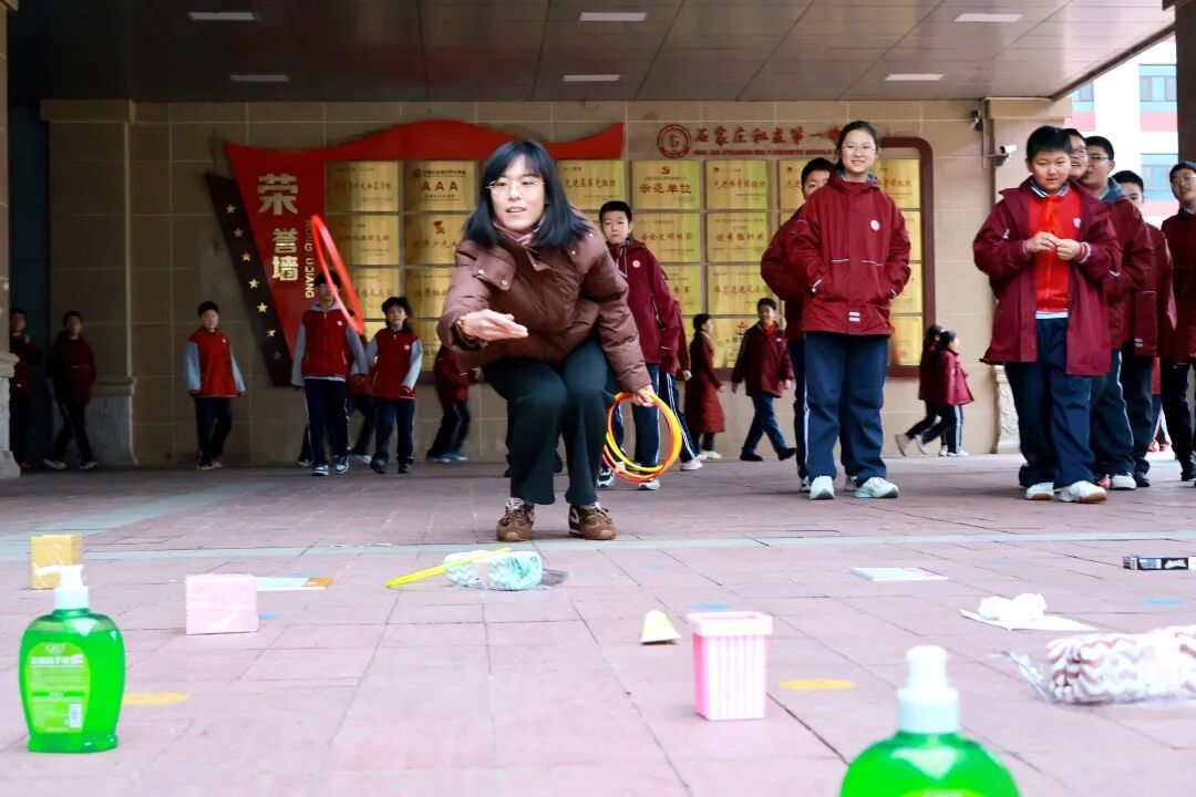 巾帼绽芳华，暖聚校园情 | 石家庄私立一中初中部致敬每一位了不起的“她”