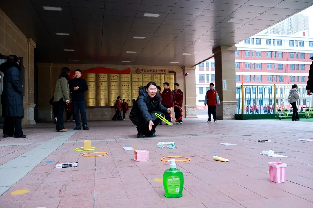 巾帼绽芳华，暖聚校园情 | 石家庄私立一中初中部致敬每一位了不起的“她”