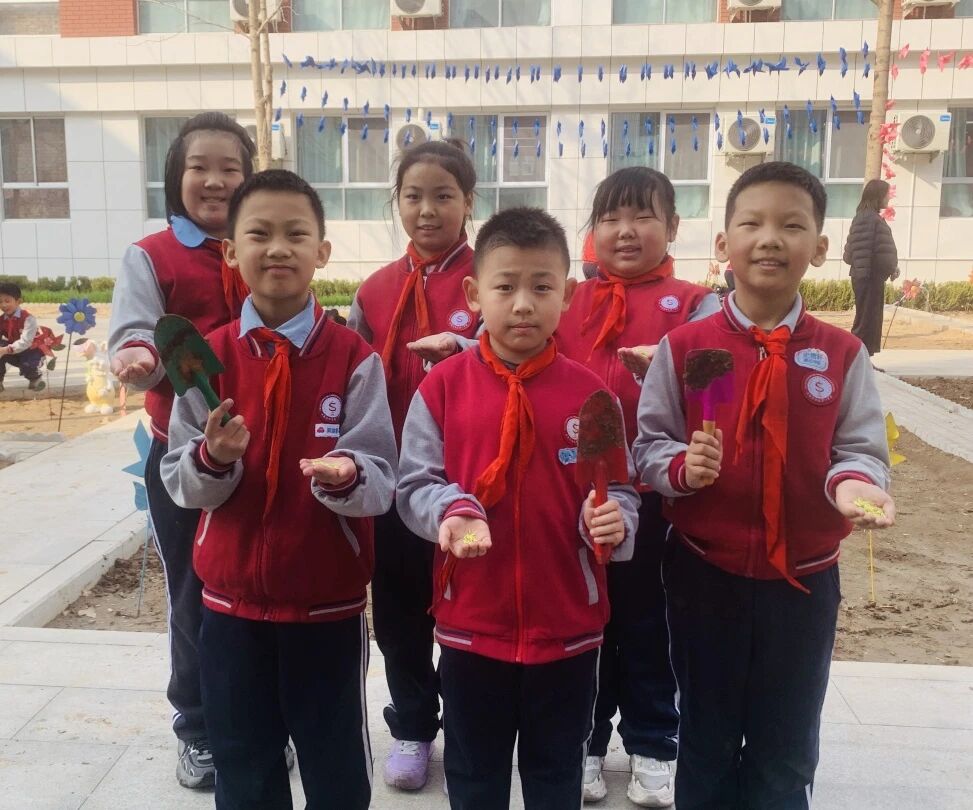 【立小 • 课程】不负春光 为绿充“植”｜立小种植园正式开园啦~