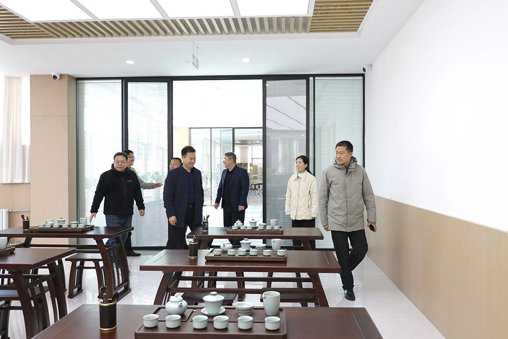 深化交流促发展  聚焦特色谋新篇丨北京外国语大学专家莅临私立一中参观指导