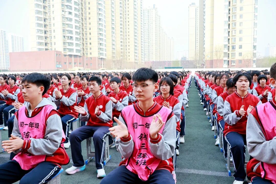 学雷锋·树新风·寻榜样·践行动｜石家庄私立一中初中部学习雷锋月表彰大会