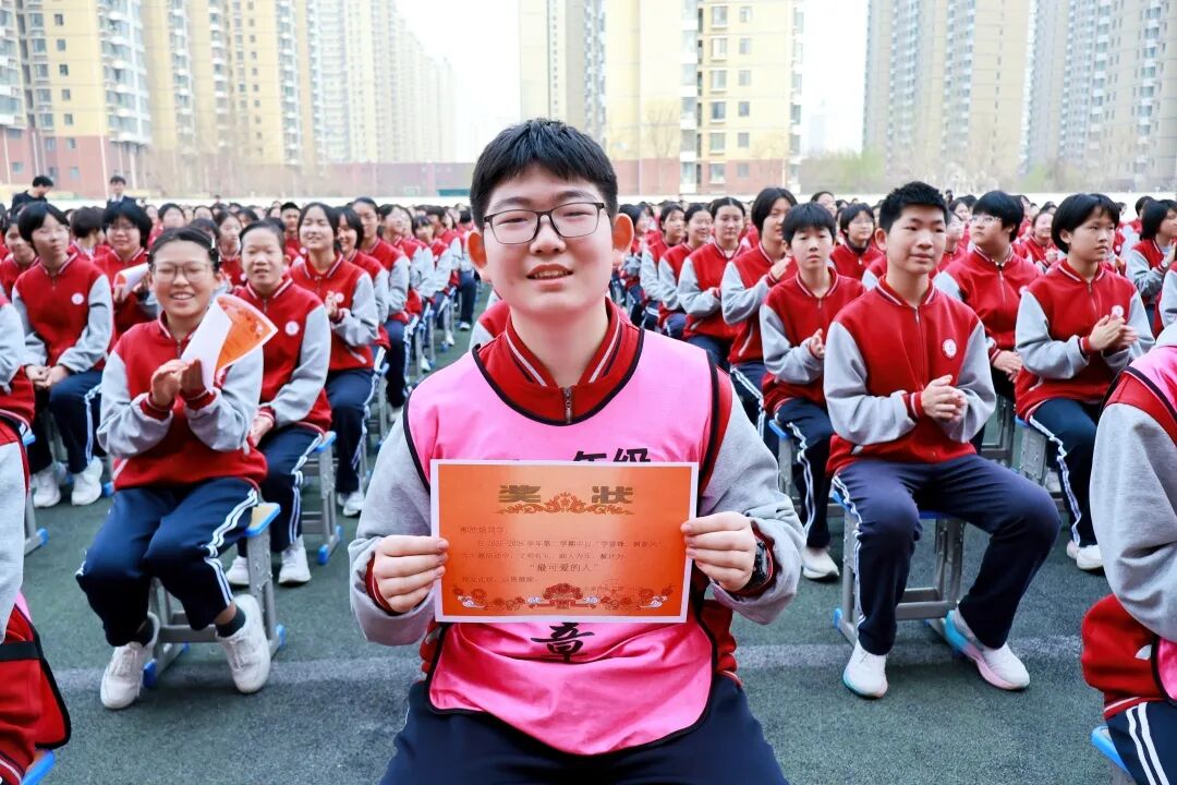 学雷锋·树新风·寻榜样·践行动｜石家庄私立一中初中部学习雷锋月表彰大会