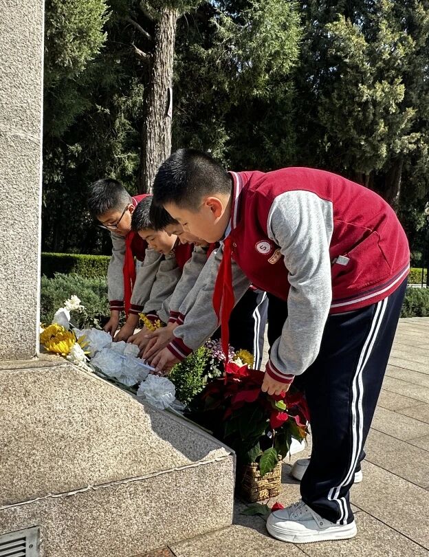 【立小?思政】缅怀先烈志 传承英雄魂|少先队清明节主题活动