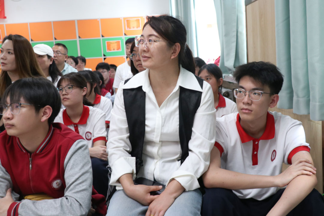 以爱之名 共赴成长丨私立一中圆满召开高一、高三年级家长会