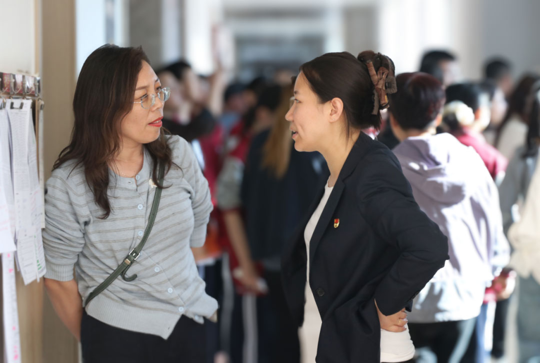 以爱之名 共赴成长丨私立一中圆满召开高一、高三年级家长会