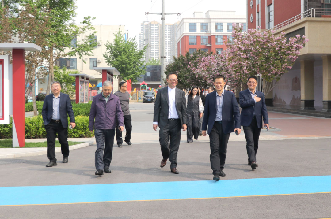 澳大利亚教育协会专家领导莅临私立一中指导交流