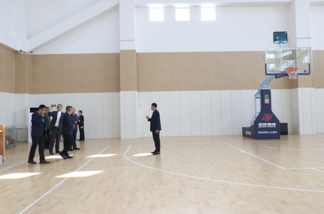 澳大利亚教育协会专家领导莅临私立一中指导交流