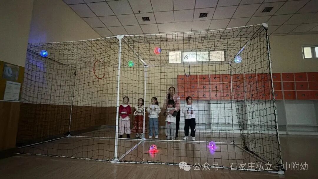 【幼儿园】硬核科技进校园，无人机足球燃情开启
