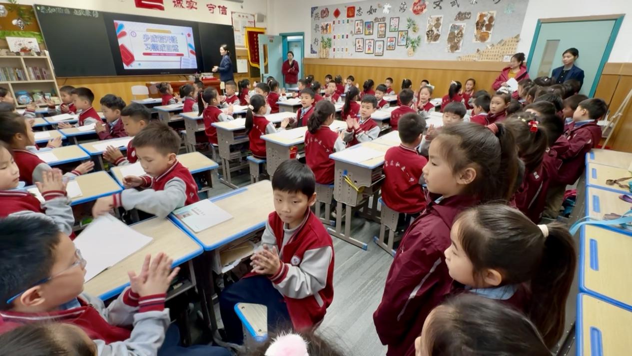 探秘小学课堂，携手幼小衔接｜附小衔接开展一年级参观体验