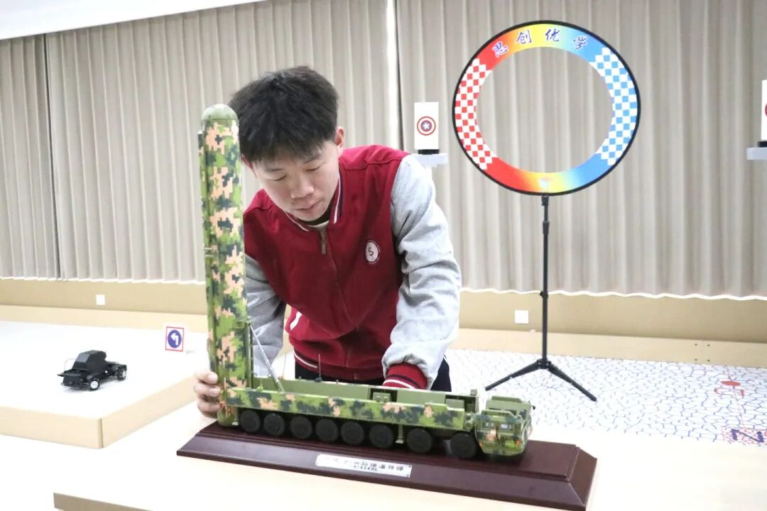 筑国防之基 强科技之翼丨我校国防科技教室，为青春注入硬核力量