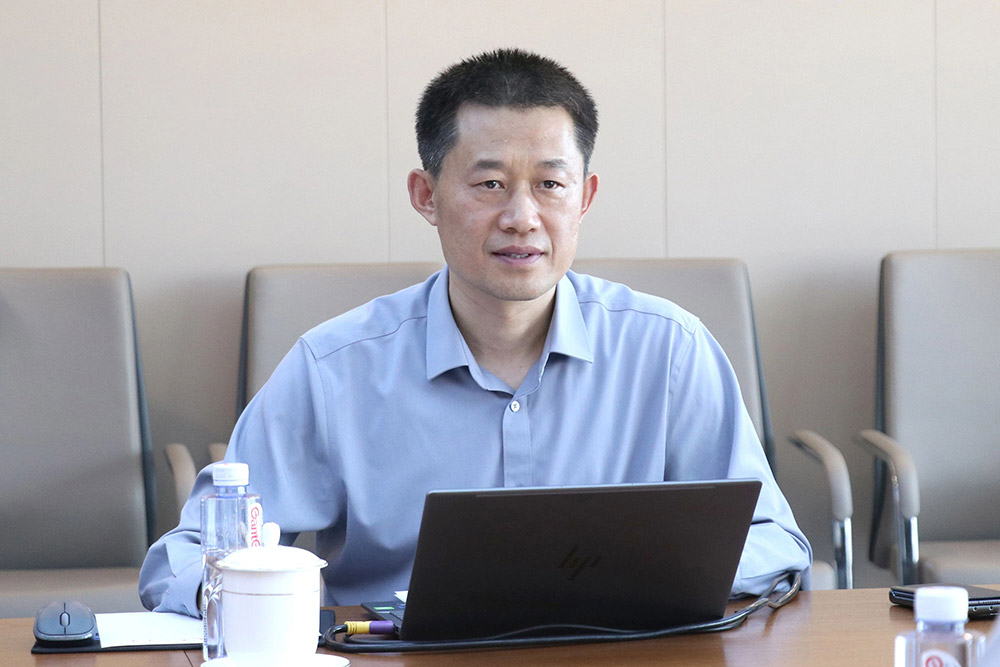石家庄原市委副书记李宏英莅临私立一中指导工作