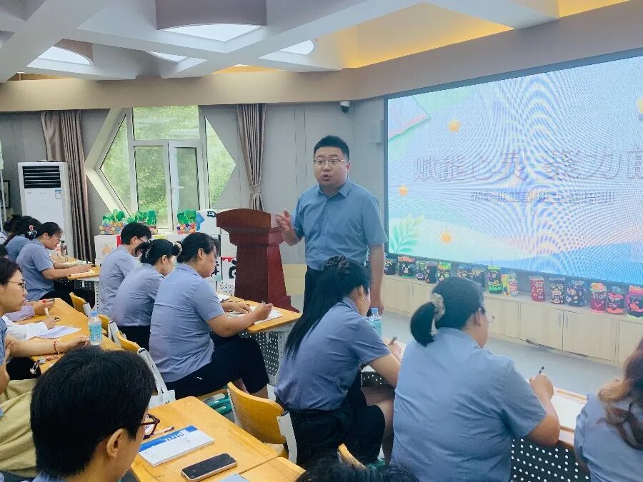 【立小•开学季】赋能成长担使命 同心启航赴新程｜2026 年秋季班主任培训暨年级团队开启仪式纪实
