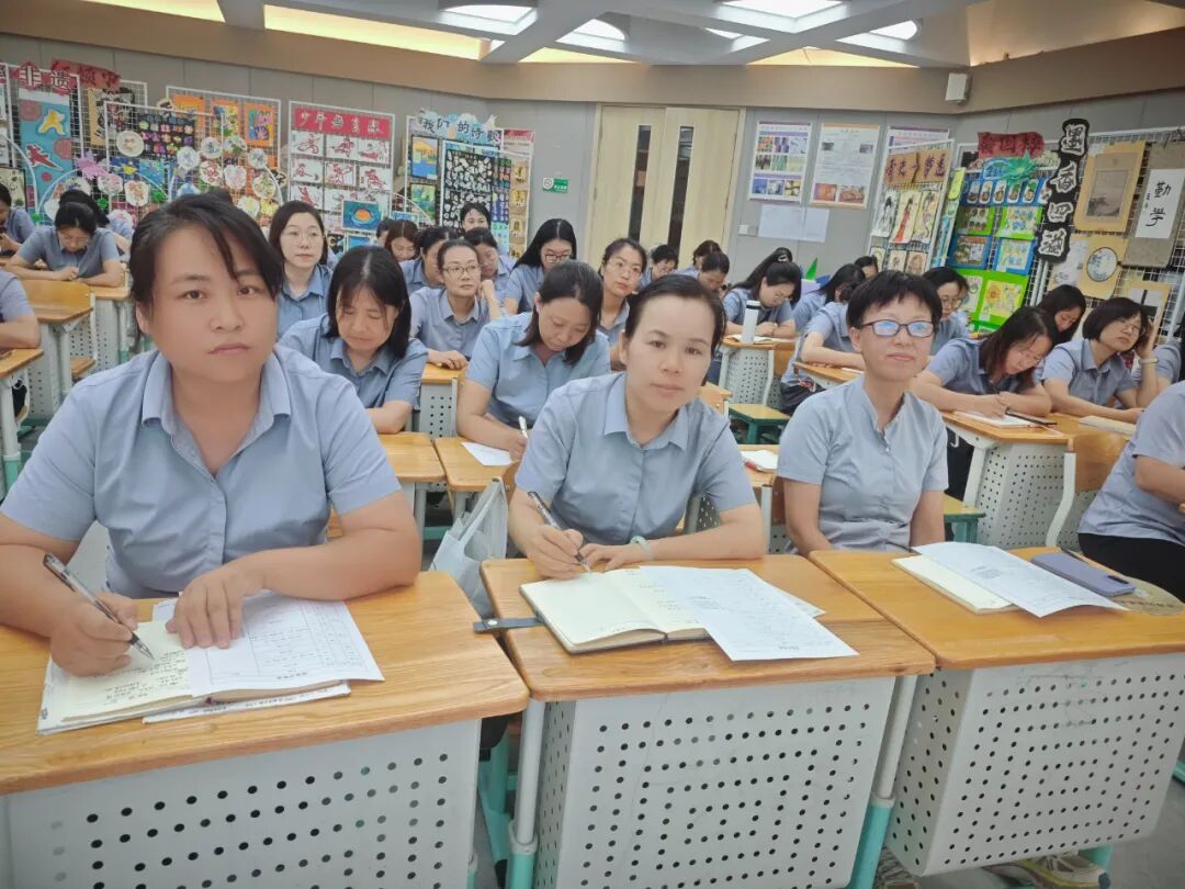 【立小•开学季】赋能成长担使命 同心启航赴新程｜2026 年秋季班主任培训暨年级团队开启仪式纪实