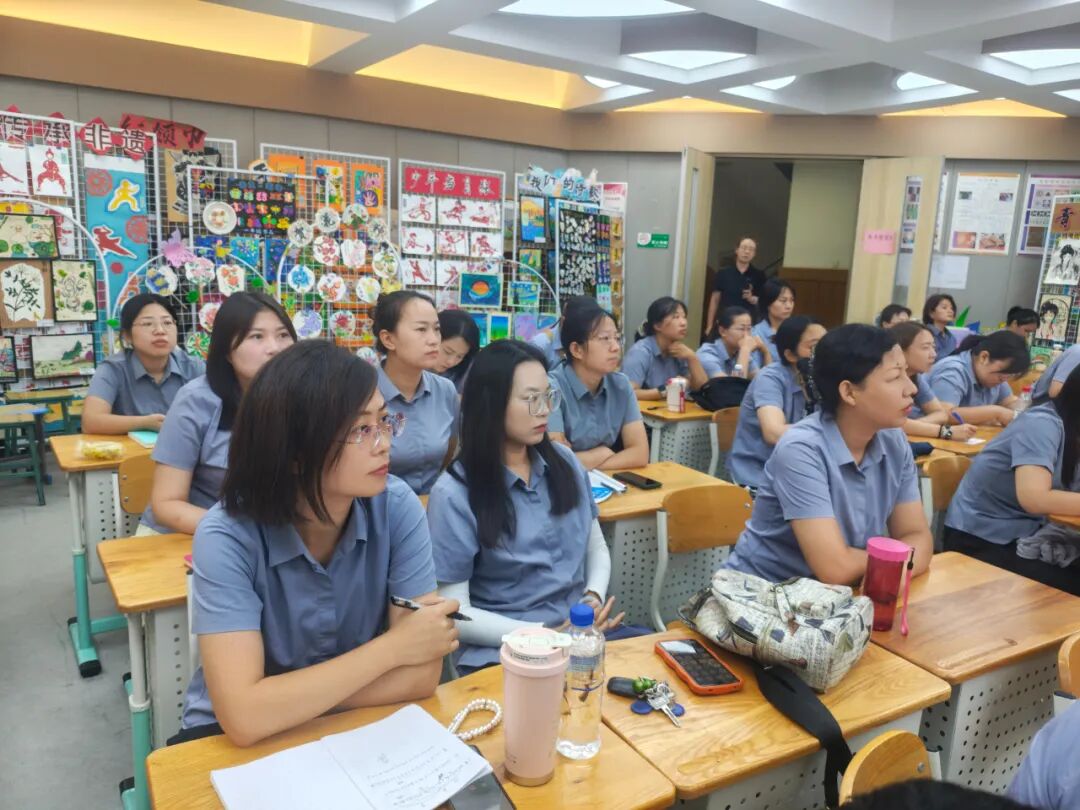 【立小•开学季】赋能成长担使命 同心启航赴新程｜2026 年秋季班主任培训暨年级团队开启仪式纪实