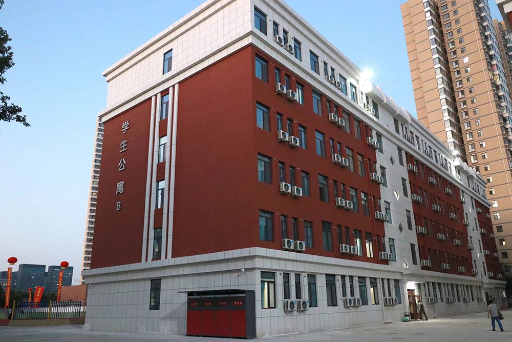 秋风赴约 新程启章丨2026级新同学，私立一中欢迎你！