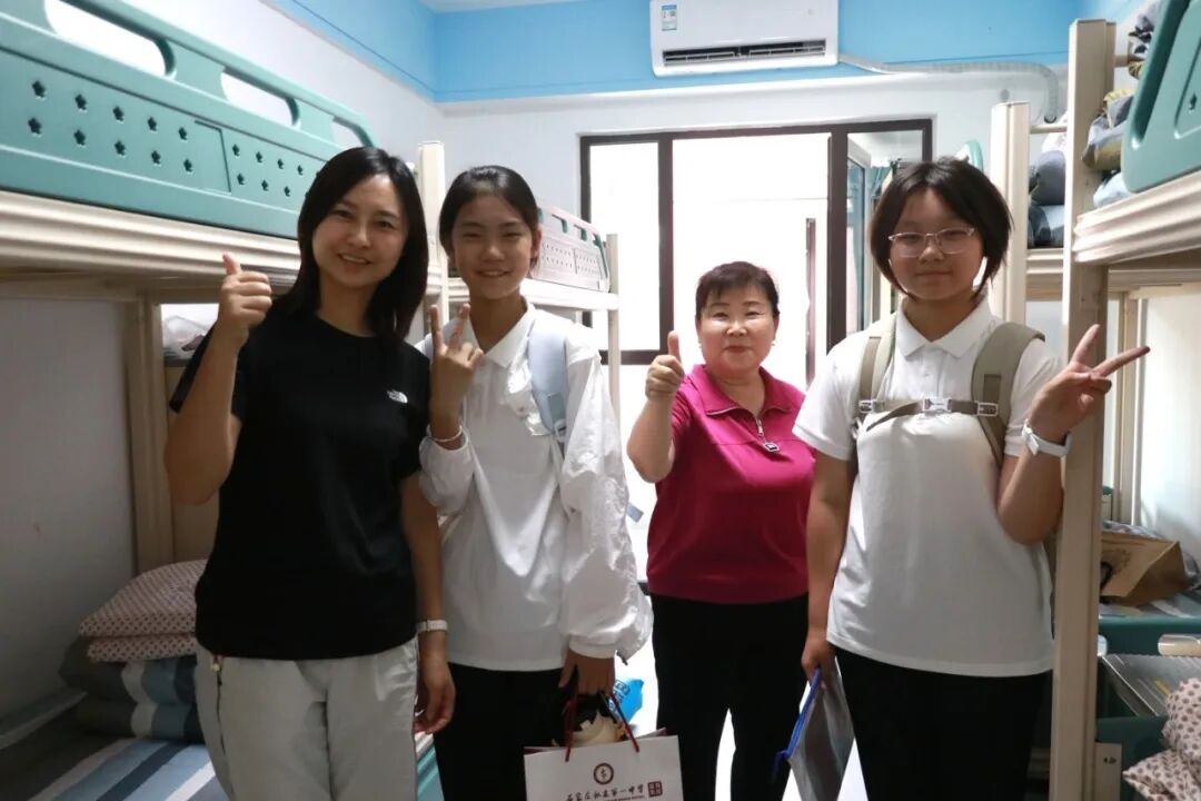 秋风赴约 新程启章丨2026级新同学，私立一中欢迎你！