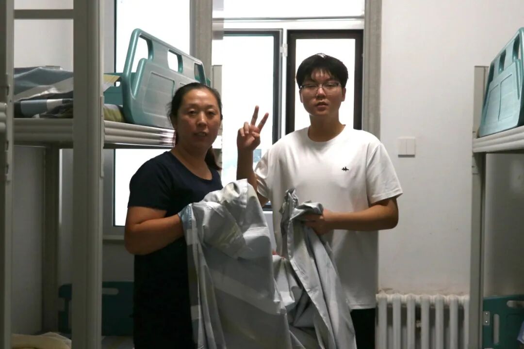 秋风赴约 新程启章丨2026级新同学，私立一中欢迎你！