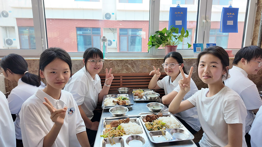 秋风赴约 新程启章丨2026级新同学，私立一中欢迎你！